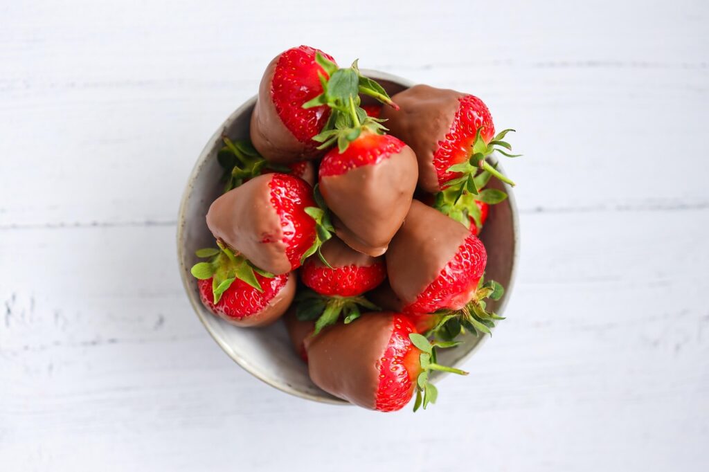 strawberry, chocolate-covered strawberries, chocolate, delicious, dipped, tasty, romantic, yummy, treat, strawberries, taste, chocolate-covered strawberries, chocolate-covered strawberries, chocolate-covered strawberries, chocolate-covered strawberries, chocolate-covered strawberries, chocolate